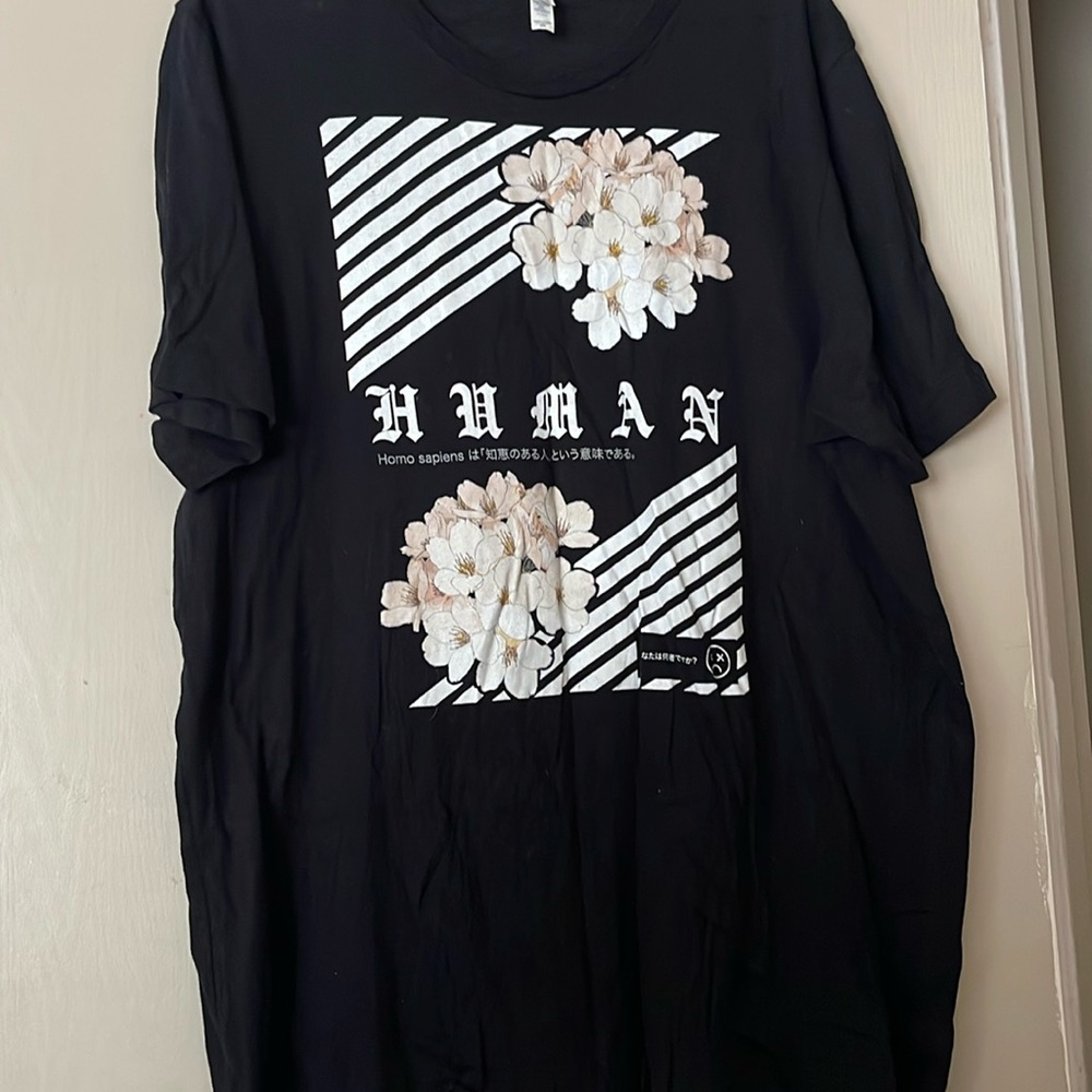 Graphic tee